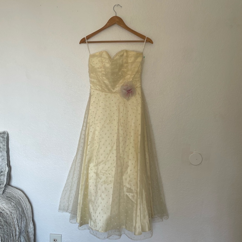 Beautiful dress!